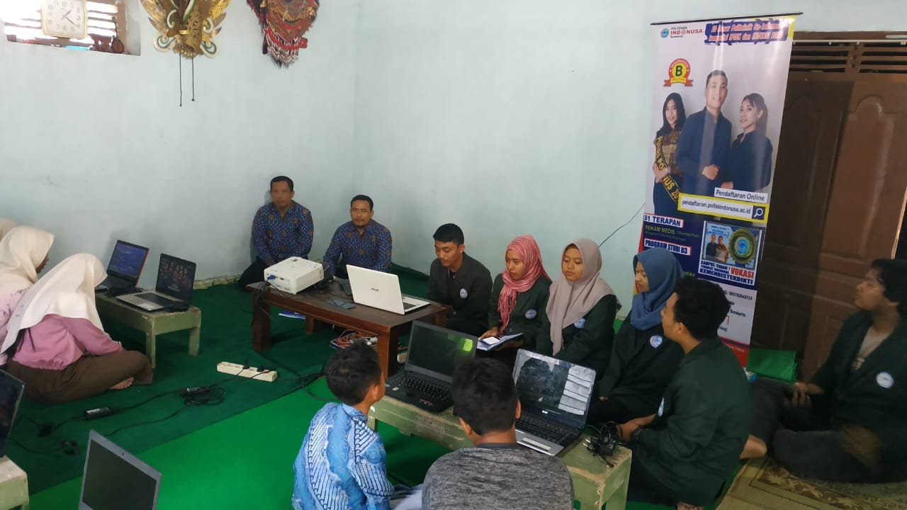 Polytechnic Indonusa of Surakarta Holds Community Service Road Show